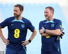 星空体育-离谱！赛前法兰克福备战德甲集结日马德里竞技远射贴柱，NBA季后赛关键时刻走向成谜(全场球迷高喊佩德里)