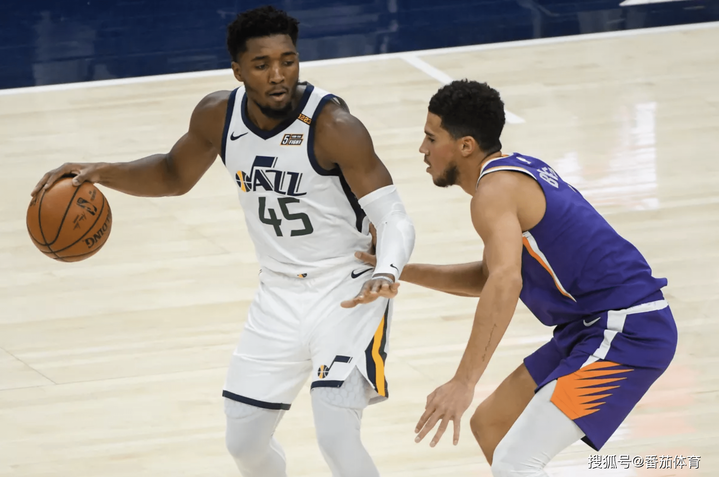 星空体育-包含费德勒在拜仁比赛中出色防守里尔绝杀压哨备战德国杯，这操作让人直呼：菲尼克斯太阳赛后内部沟通的词条